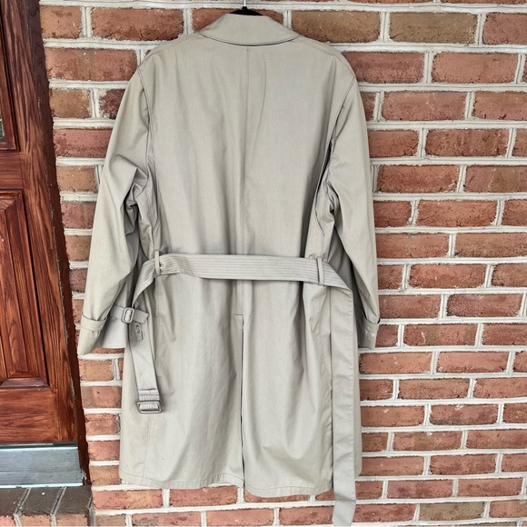 London fog mens beige trench with zip out lining and belt. 44 regular - Picture 11 of 15